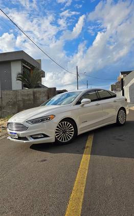 FORD FUSION 2.0 TITANIUM 16V HÍBRIDO 4P AUTOMÁTICO FORD FUSION 2.0 TITANIUM 16V HÍBRIDO 4P AUTOMÁTICO